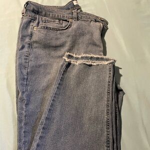 Frayed hem, light vintage washed, skinny jeans, NWOT.